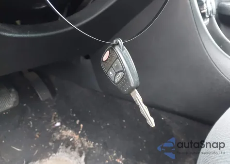 2013 Chrysler 200 Touring z USA, uszkodzony, nr VIN 1C3CCBBG1DN569415